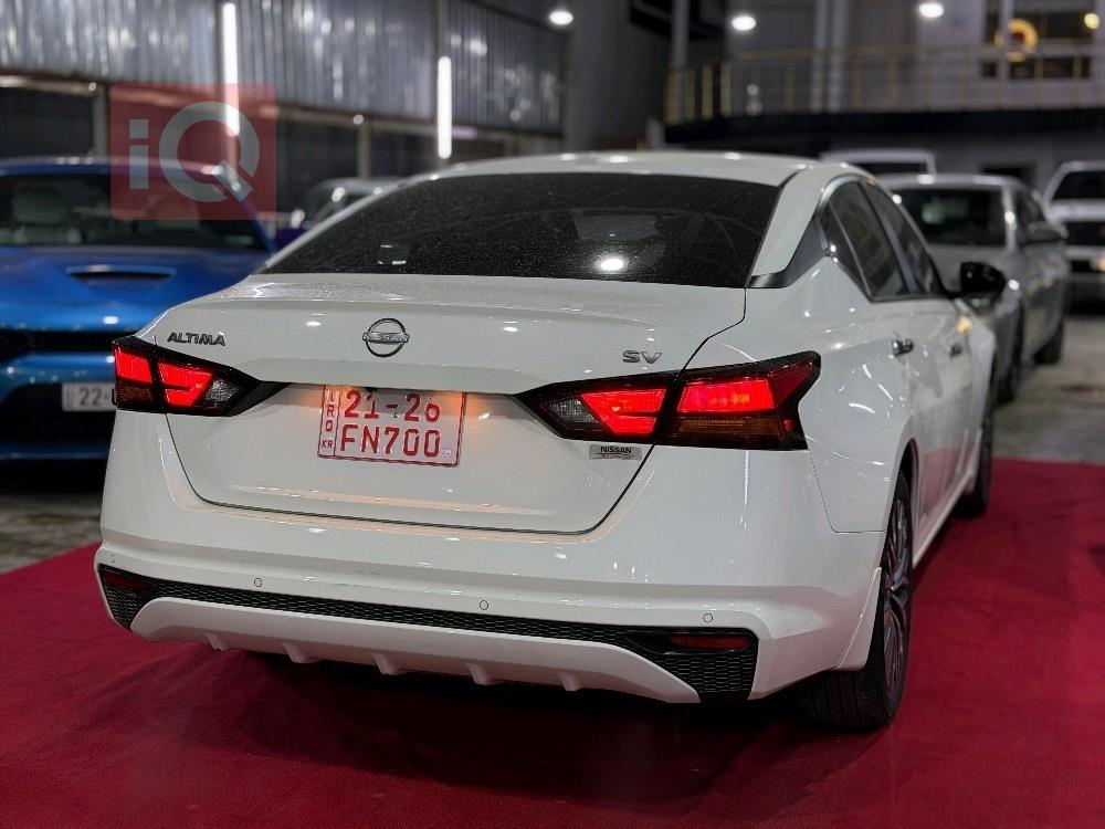 نيسان ألتيما